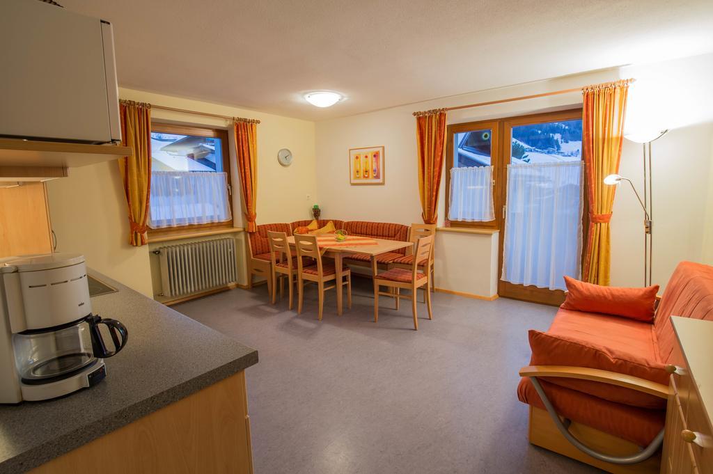 Haus Waltraud Appartement Neustift im Stubaital Kamer foto